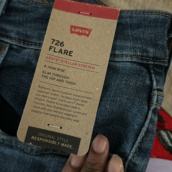 Levi Flare ripped Blue jeans - Picture 6 of 8